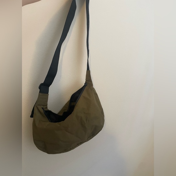 BAGGU Handbags - BAGGU Medium Nylon Crescent Bag - Seaweed 47'